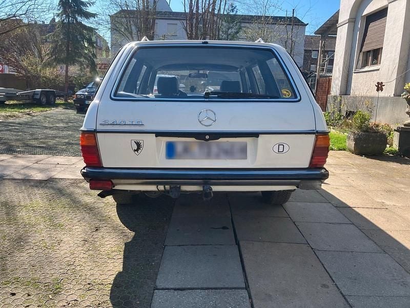 Gebraucht Mercedes 240 72 PS (52 kW) 1985 Kombi