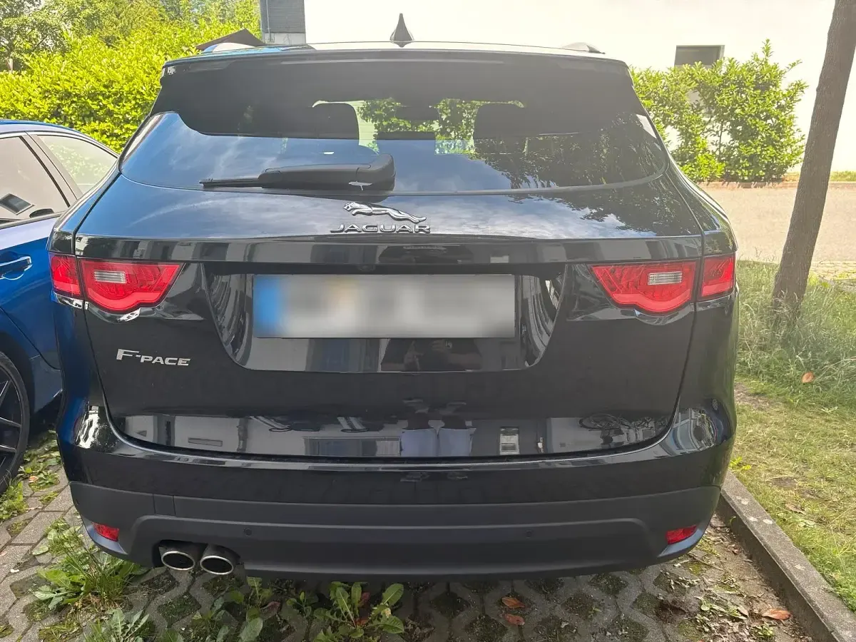 Gebraucht Jaguar F-Pace 179 PS (131 kW) 2017 Schwarz SUV
