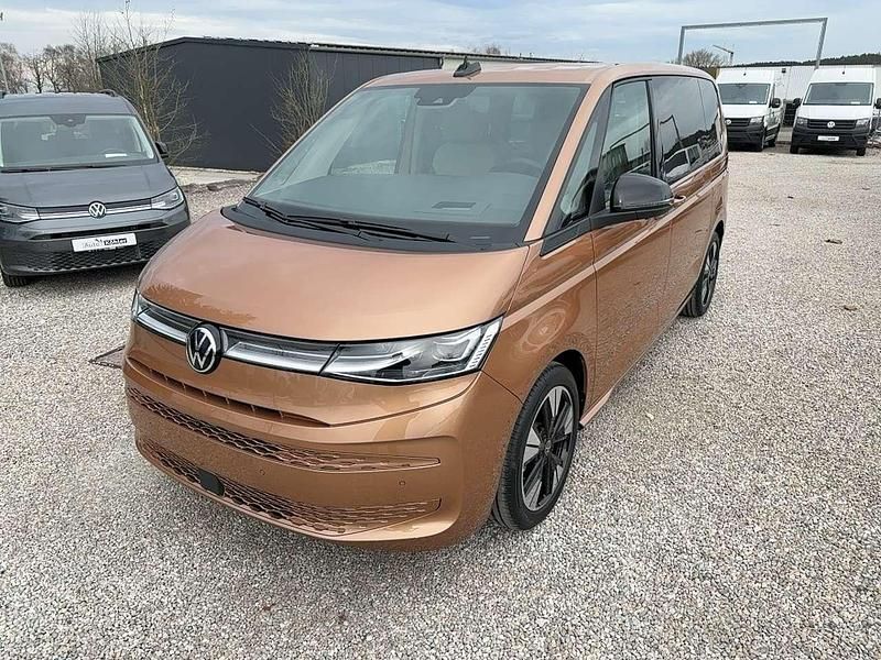 Neu VW Multivan Life 150 PS (110 kW) 2025 Copper bronze Van