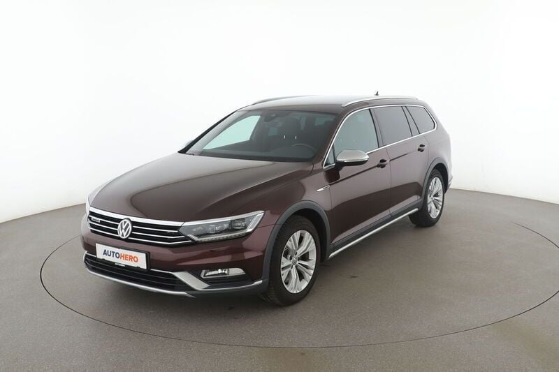 Rot Gebraucht 2016 VW Passat Alltrack Kombi | 23.990 € (Fairer Preis) - Bild 1/4