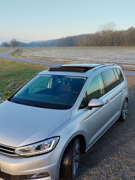 Gebraucht VW Touran Highline 190 PS (139 kW) 2016 Silber Van / Kleinbus