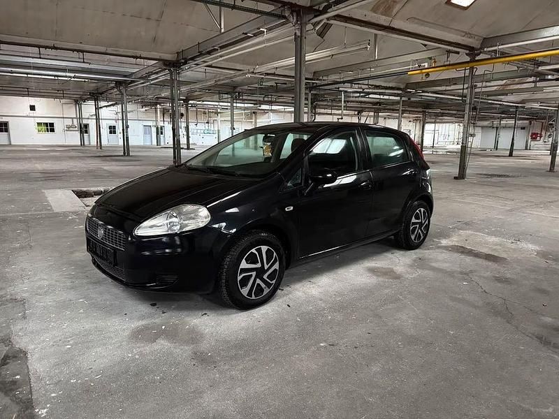 Schwarz Gebraucht 2009 Fiat Grande Punto Active Kleinwagen | 2.700 € (Etwas zu teuer) - Bild 1/4