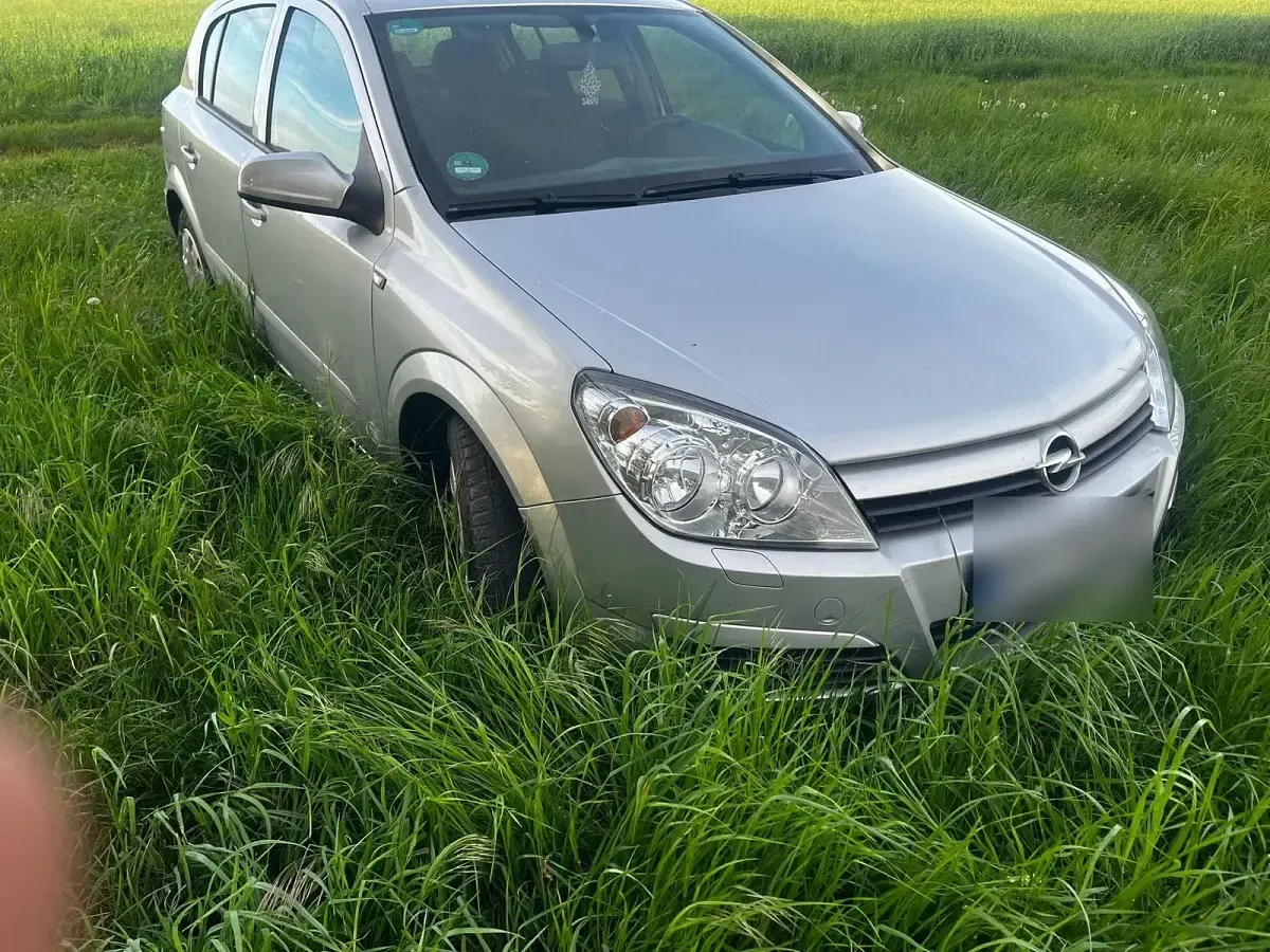 Gebraucht Opel Astra 105 PS (77 kW) 2005 Silber Limousine
