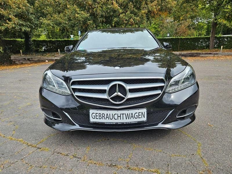 Gebraucht Mercedes E200 136 PS (100 kW) 2014 Schwarz Limousine