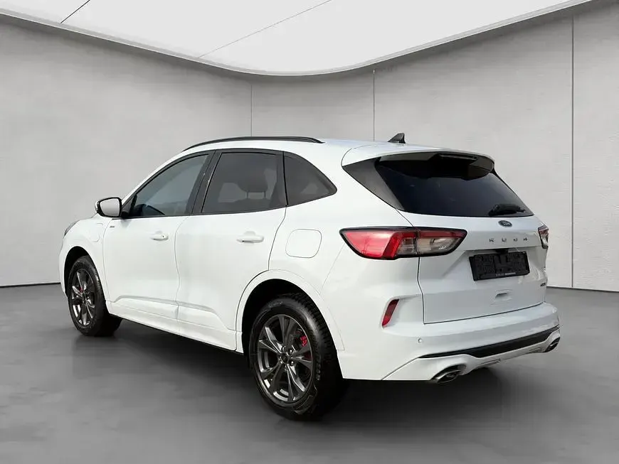 Gebraucht Ford Kuga ST-Line 224 PS (164 kW) 2023 Frozen white SUV