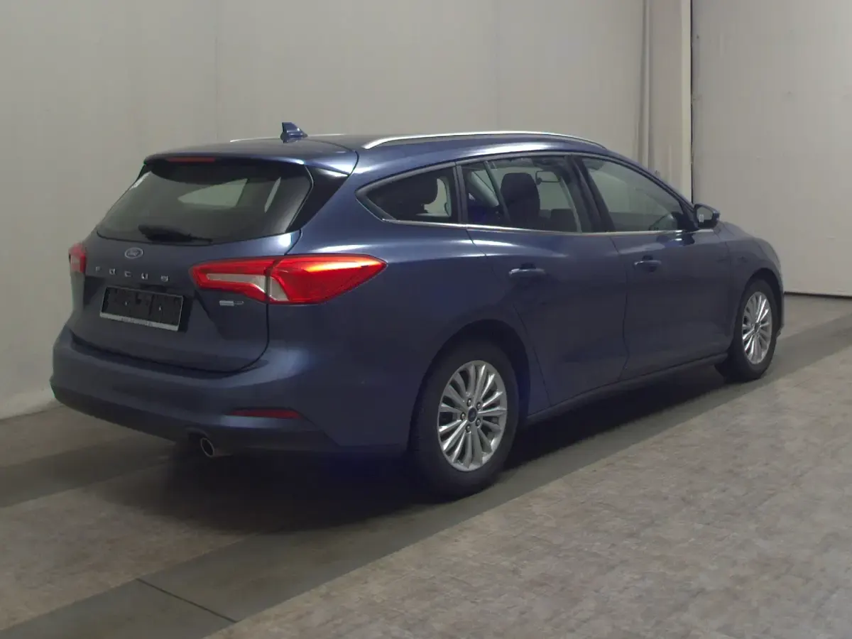 Gebraucht Ford Focus Titanium 125 PS (91 kW) 2021 Blau Kombi