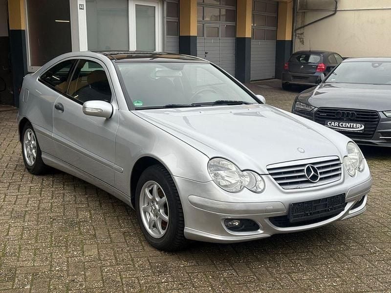 Gebraucht Mercedes C200 163 PS (119 kW) 2007 Iridiumsilber  metalliclack Coupé