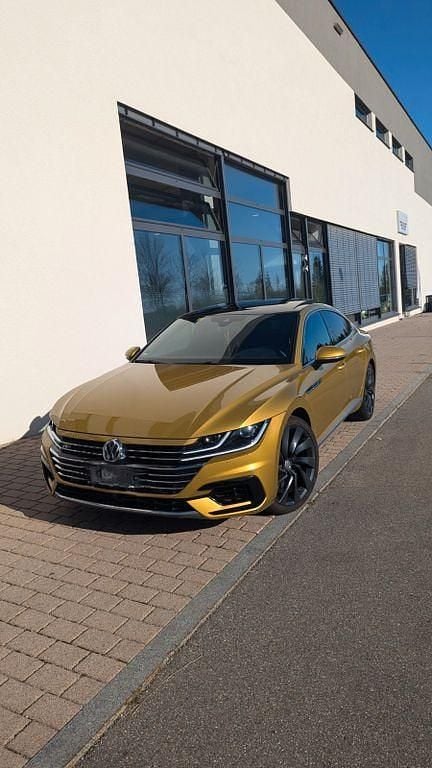 Gold Gebraucht 2017 VW Arteon R-line Limousine | 27.500 € (Etwas zu teuer) - Bild 1/4