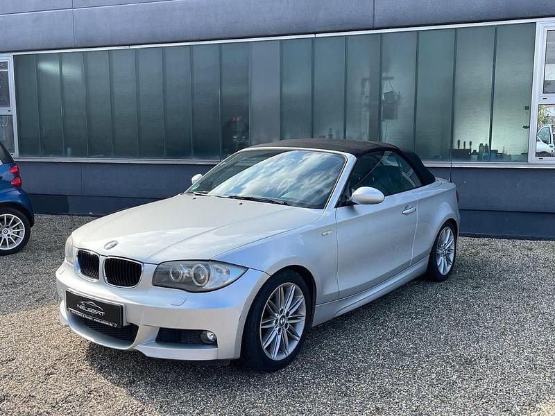 Silber Gebraucht 2009 BMW 118 Cabriolet Sport Line Cabrio | 9.900 € (Etwas zu teuer) - Bild 1/4