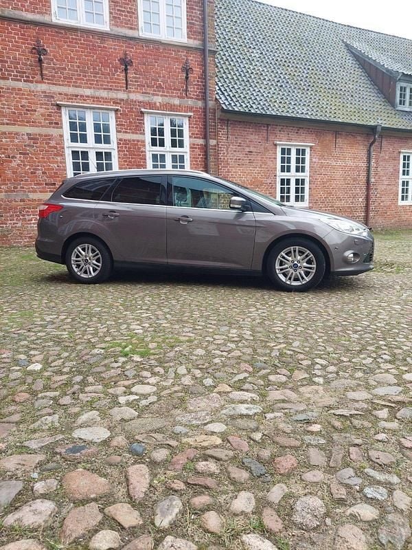 Gebraucht Ford Focus Titanium 150 PS (110 kW) 2012 Grau Kombi