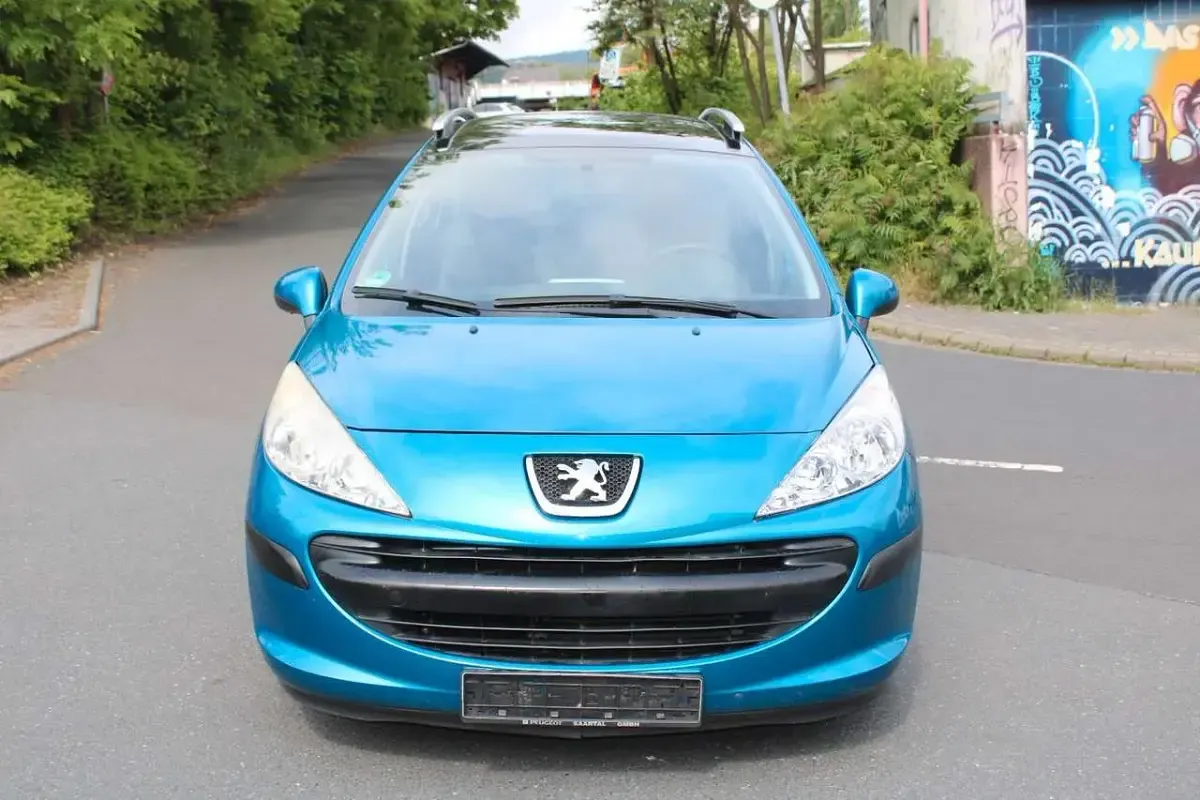 Gebraucht Peugeot 207 Tendance 95 PS (69 kW) 2007 Bleu neysha Kombi