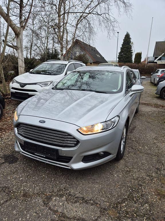 Weiß Gebraucht 2018 Ford Mondeo Business Edition Limousine | 6.500 € (Guter Preis) - Bild 1/4