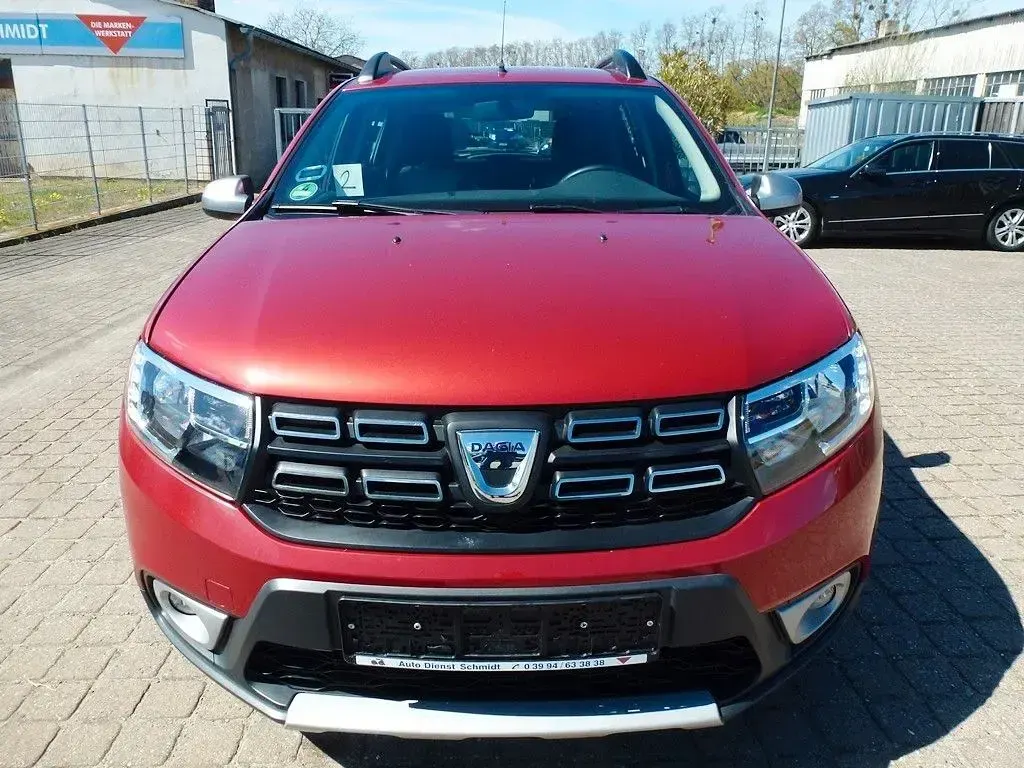 Gebraucht Dacia Sandero Prestige 90 PS (66 kW) 2017 Rot Limousine