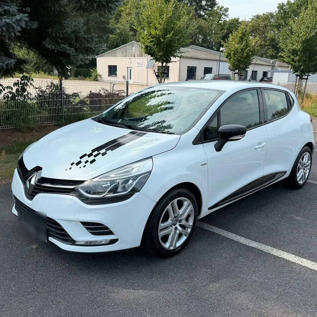 Gebraucht Renault Clio LIMITED 75 PS (55 kW) 2018 Weiß Kleinwagen