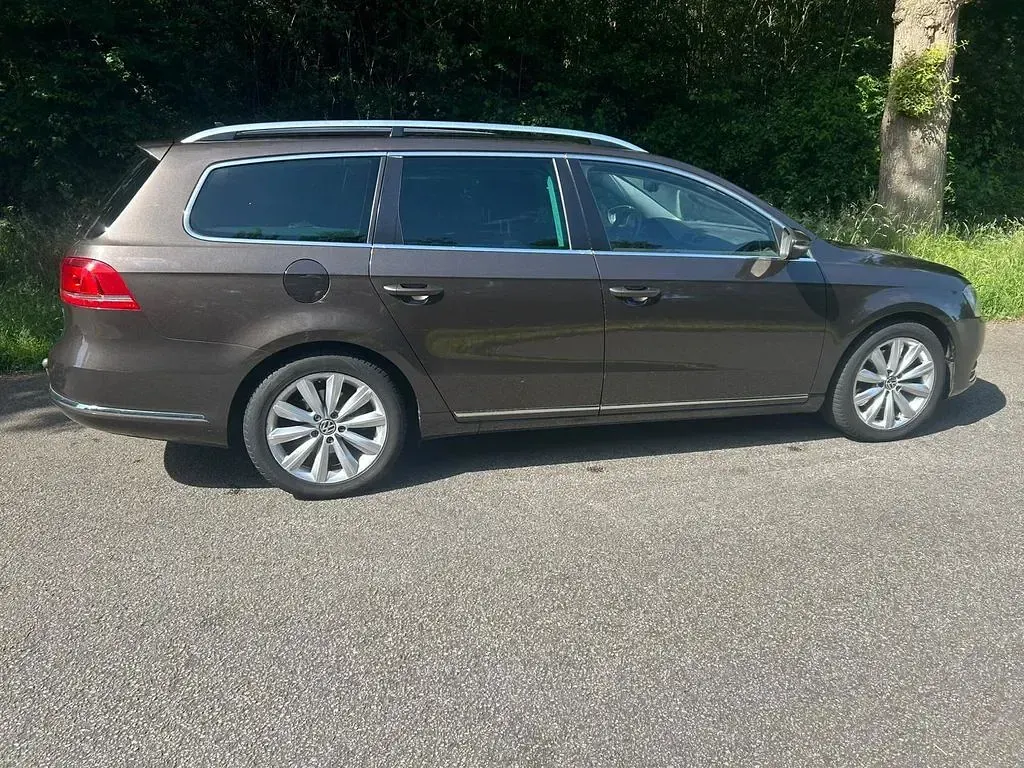 Gebraucht VW Passat Comfortline 122 PS (89 kW) 2012 Braun Kombi