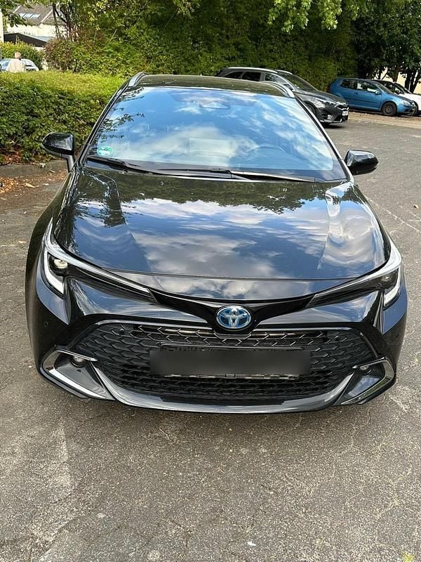 Schwarz Gebraucht 2024 Toyota Corolla Limousine | 24.999 € - Bild 1/4