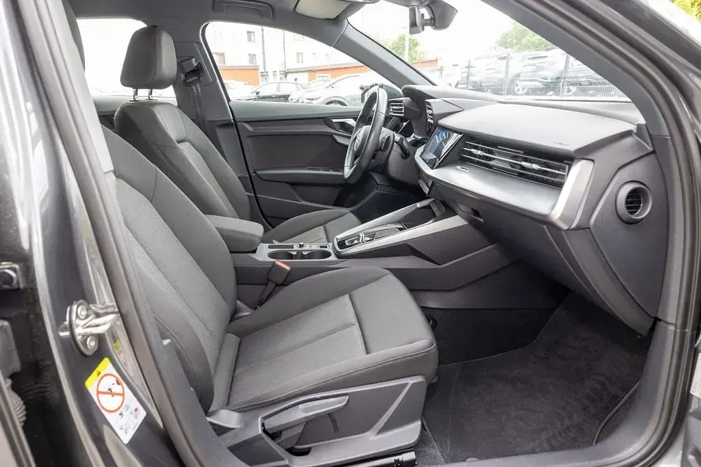 Gebraucht Audi A3 S-Line 150 PS (110 kW) 2022 Daytonagrau perleffekt Limousine