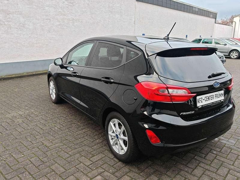 Gebraucht Ford Fiesta 86 PS (63 kW) 2019 Iridiumschwarz metallic Limousine