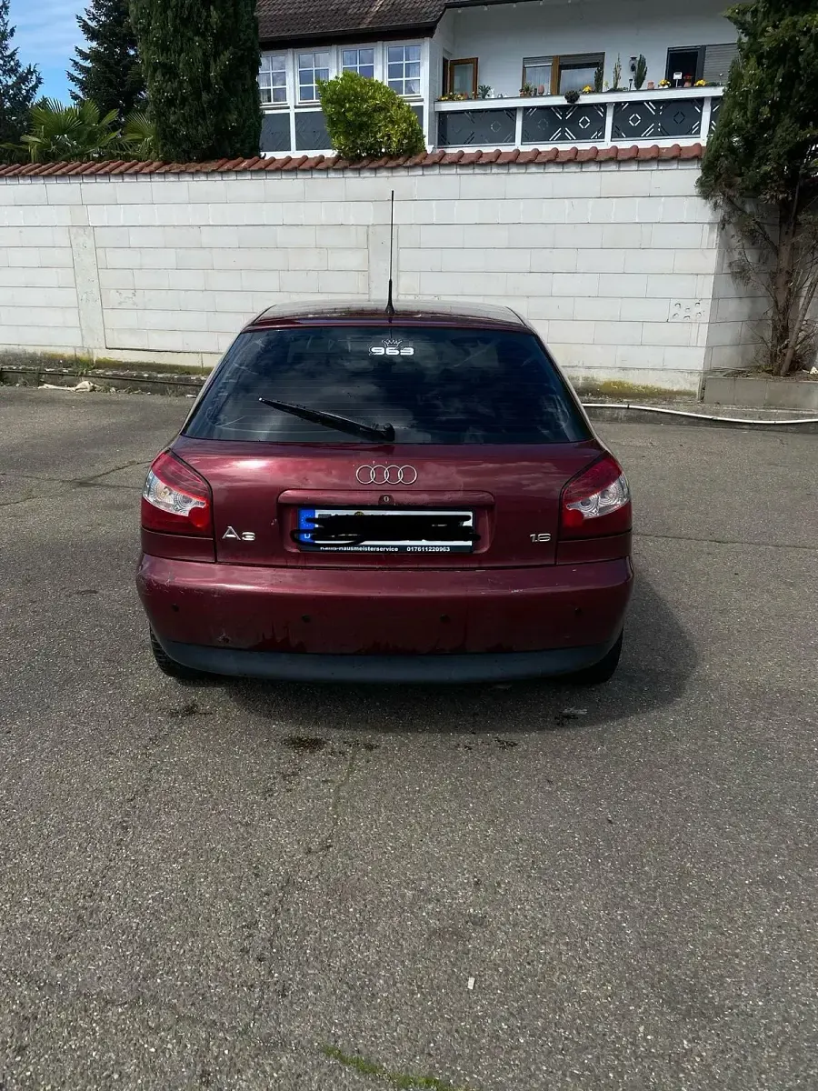 Second-hand Audi A3 101 CP (74 kW) 2000 Roșu Hatchback