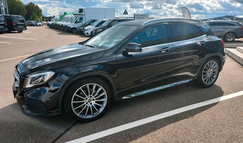 Gebraucht Mercedes GLA250 AMG line 211 PS (155 kW) 2019 Schwarz SUV