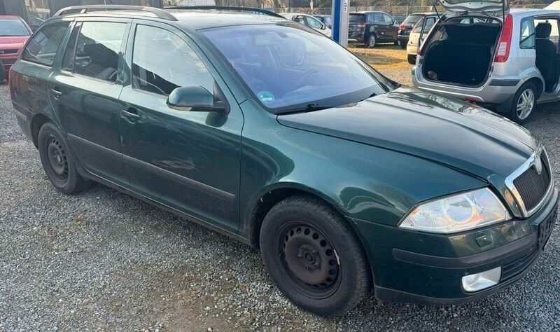 Grün Gebraucht 2007 Skoda Octavia Kombi | 2.200 € (Superpreis) - Bild 1/4