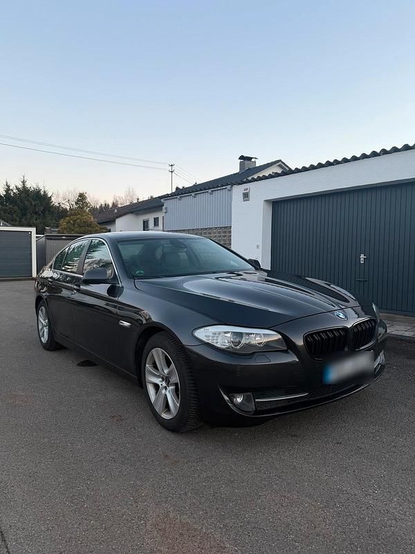 Gebraucht BMW 523 204 PS (150 kW) 2010 Schwarz Limousine