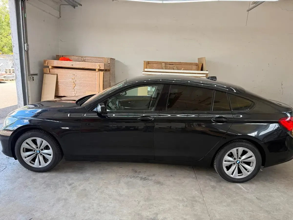 Gebraucht BMW 530 Sport Line 245 PS (180 kW) 2010 Schwarz Limousine
