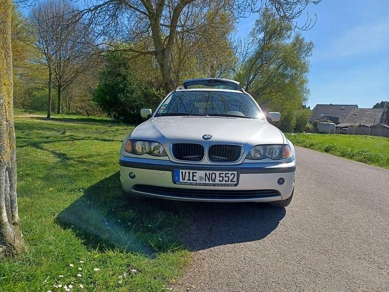 Second-hand BMW 318 148 CP (108 kW) 2002 Argintiu Break