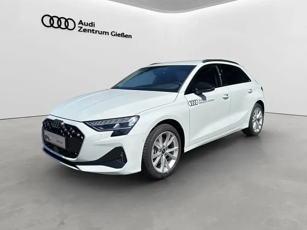 Gebraucht Audi A3 Comfort 204 PS (150 kW) 2026 Gletscherweiß metallic Limousine