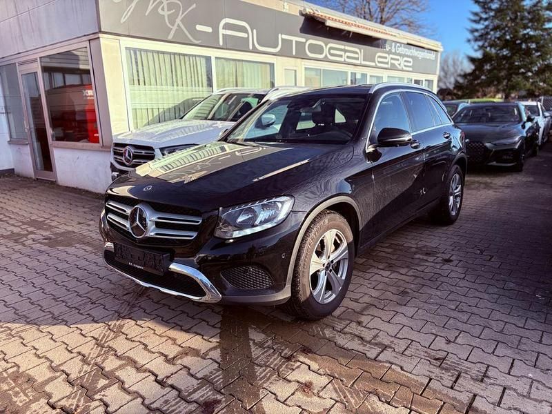 Schwarz Gebraucht 2019 Mercedes GLC350 SUV | 22.990 € (Fairer Preis) - Bild 1/4