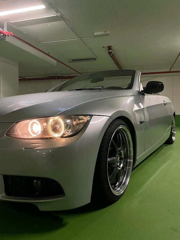 Silber Gebraucht 2009 BMW 320 Cabriolet Cabrio | 7.499 € (Superpreis) - Bild 1/4