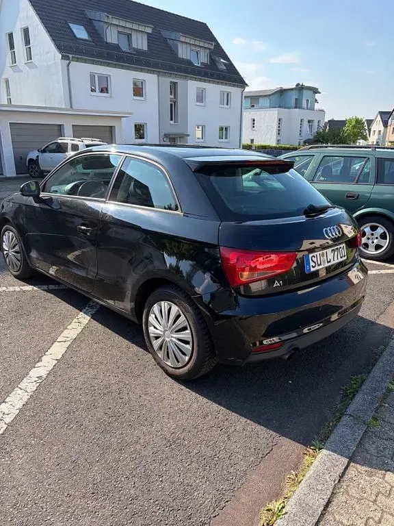 Gebraucht Audi A1 82 PS (60 kW) 2017 Schwarz Kleinwagen