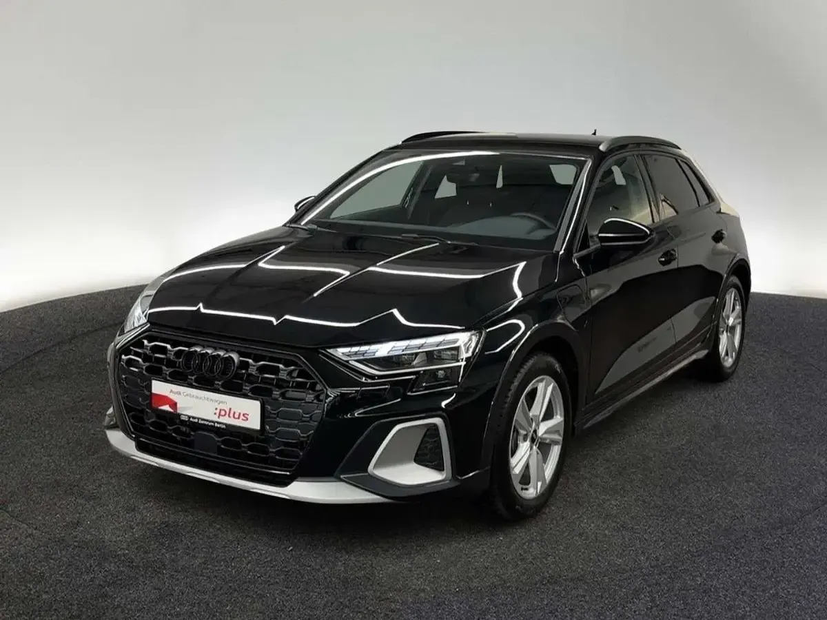 Gebraucht Audi A3 204 PS (150 kW) 2025 Mythosschwarz metallic Kombi