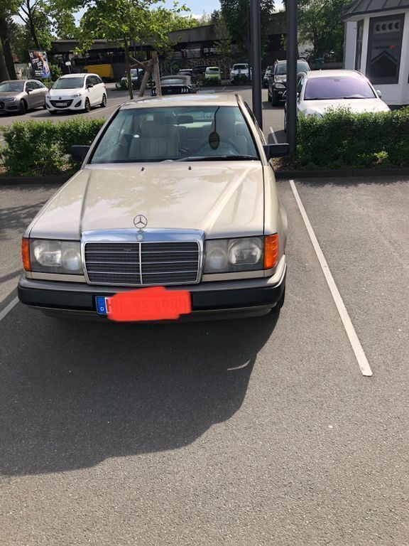 Gebraucht Mercedes 230 132 PS (97 kW) 1988 Gold Coupé