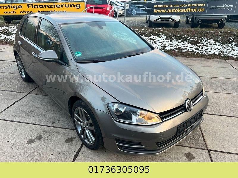 Grau Gebraucht 2015 VW Golf VII Comfortline Limousine | 5.900 € (Superpreis) - Bild 1/4