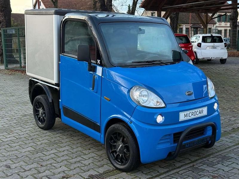 Blau Gebraucht 2020 Microcar Flex Kleinwagen | 9.999 € - Bild 1/4