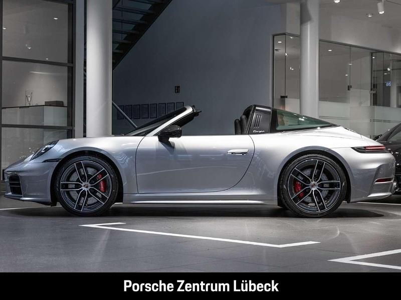 Neu Porsche 992 480 PS (353 kW) 2025 Silber Coupé