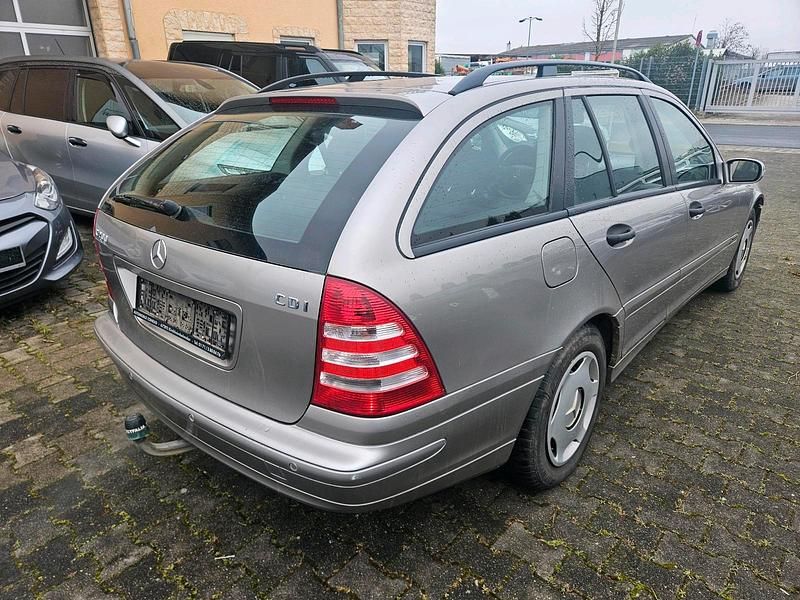 Gebraucht Mercedes C200 122 PS (89 kW) 2004 Andere farben Kombi