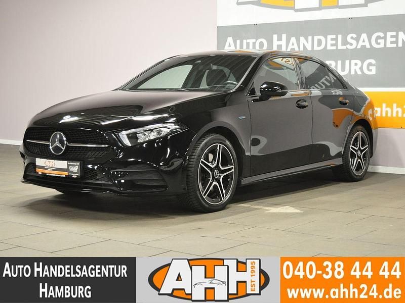 Schwarz Gebraucht 2021 Mercedes A250 AMG Limousine | 22.990 € (Superpreis) - Bild 1/4