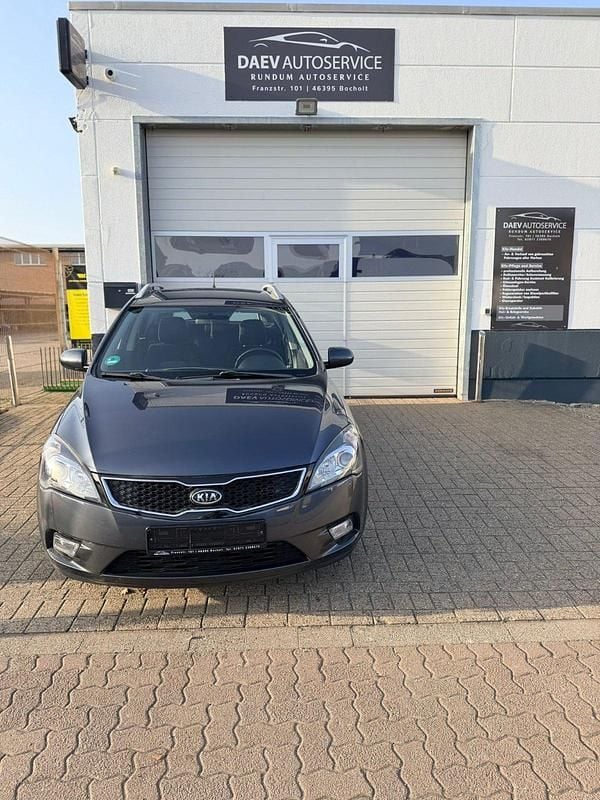 Gebraucht Kia Ceed Sportswagon Edition 7 111 PS (81 kW) 2012 Grau Kombi