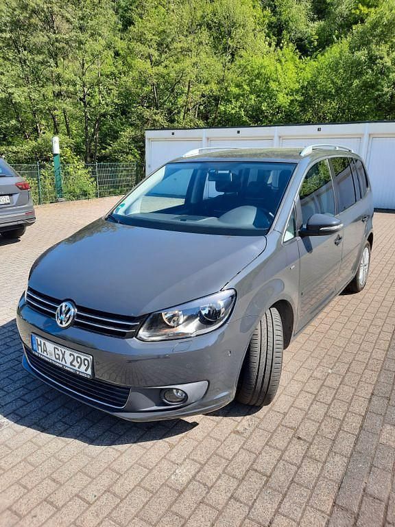 Grau Gebraucht 2015 VW Touran Cup Van / Kleinbus | 9.350 € (Fairer Preis) - Bild 1/4