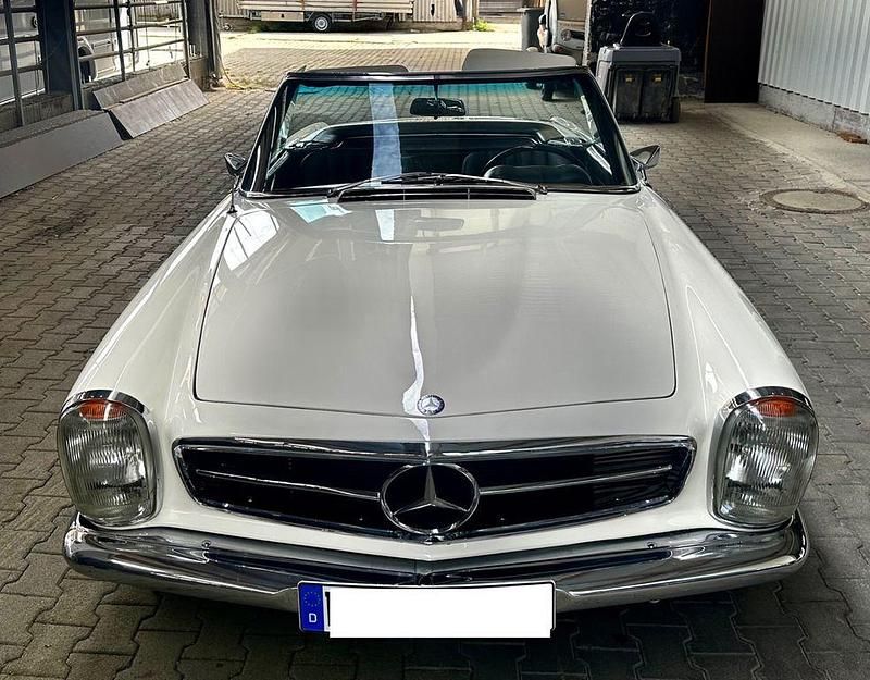 Weiß Gebraucht 1968 Mercedes 250 Cabrio | 87.000 € - Bild 1/4