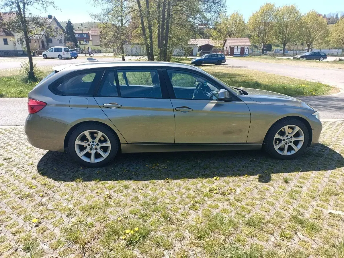 Gebraucht BMW 330 Advantage 252 PS (185 kW) 2018 Grau Kombi