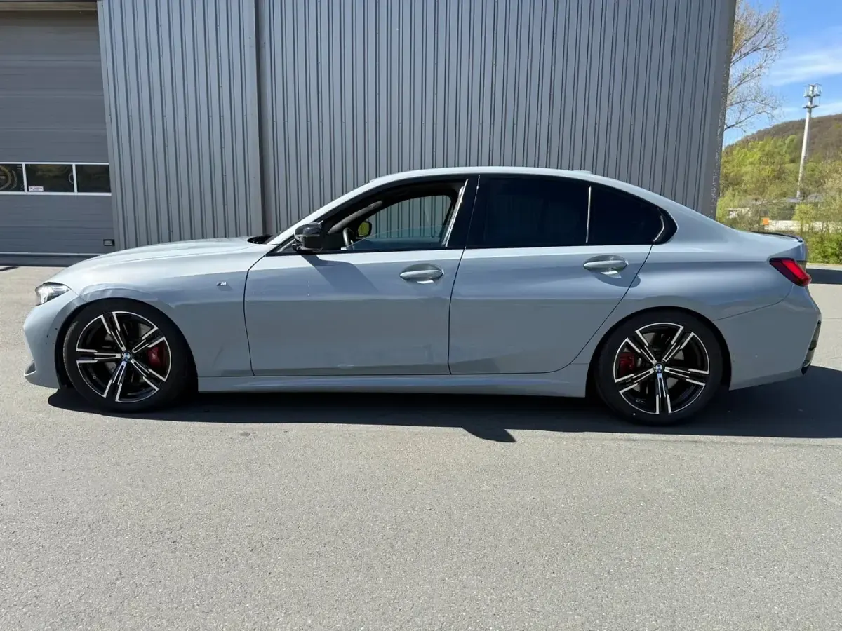 Gebraucht BMW 330 M Sport 286 PS (210 kW) 2024 Brooklyn grau Limousine