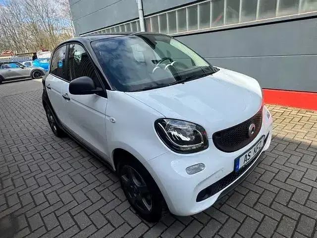 Usata Smart ForFour 71 CV (52 kW) 2015 Bianco Utilitaria