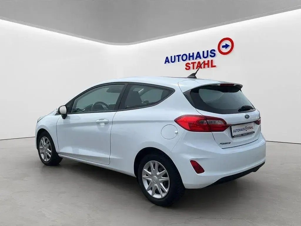 Gebraucht Ford Fiesta Cool & Connect 75 PS (55 kW) 2020 Weiß Kleinwagen