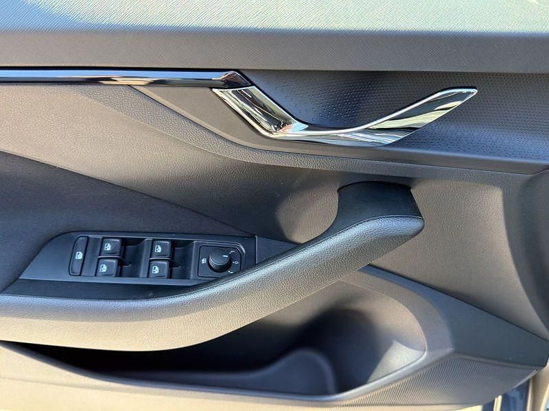 Neu Skoda Scala 150 PS (110 kW) 2026 Grau Kleinwagen