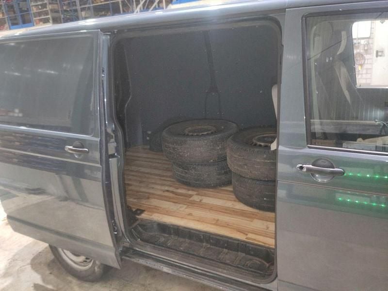 Gebraucht VW Transporter 101 PS (74 kW) 2009 Grau Van