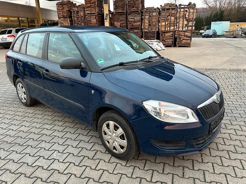 Blau Gebraucht 2012 Skoda Fabia Kombi | 3.295 € (Guter Preis) - Bild 1/4