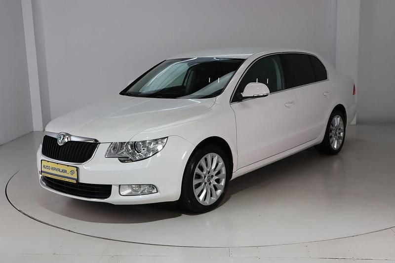 Weiß Gebraucht 2013 Skoda Superb Ambition Limousine | 6.790 € (Fairer Preis) - Bild 1/4